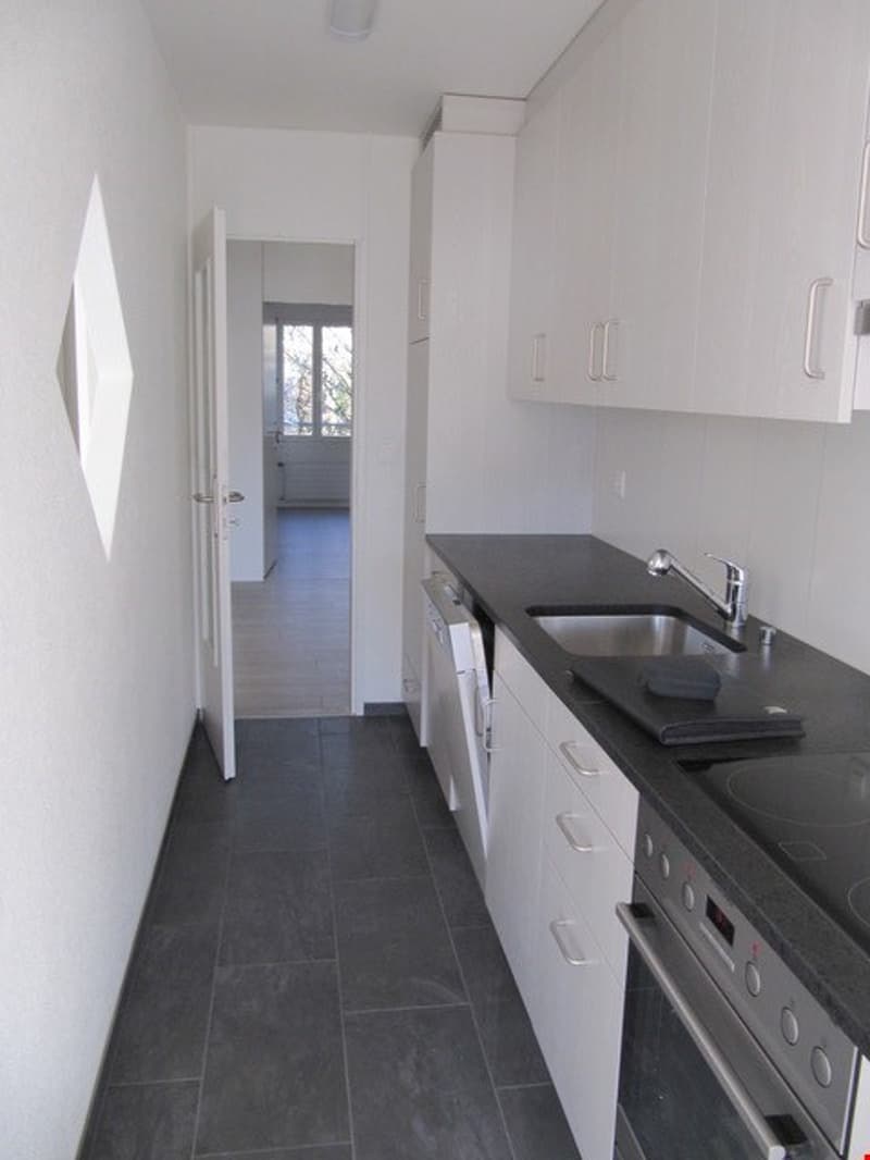 neu renovierte Wohnung in Brügg (3)