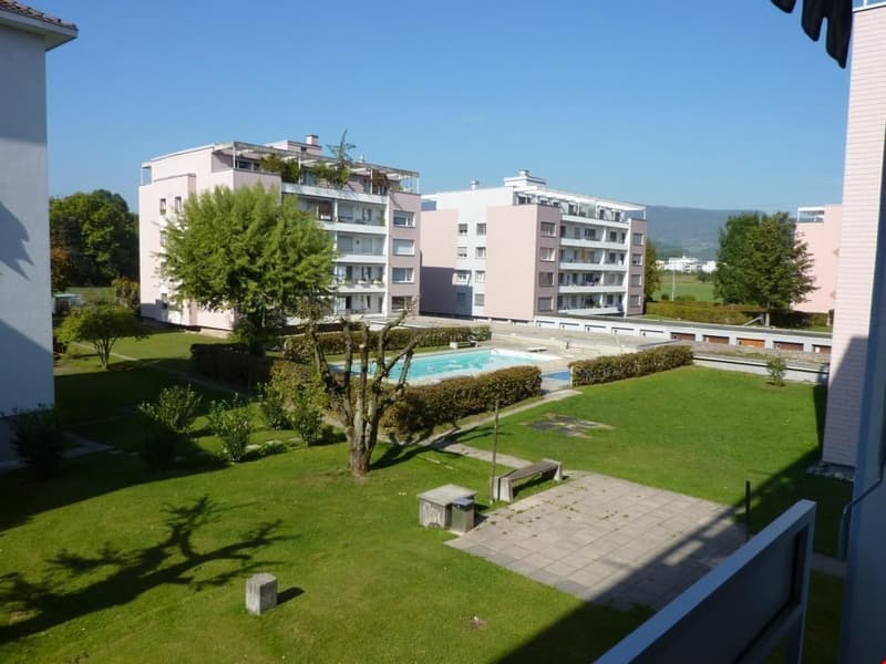 renovierte 4.5-Zimmerwohnung an ruhiger Lage mit Aussen-Pool (1)