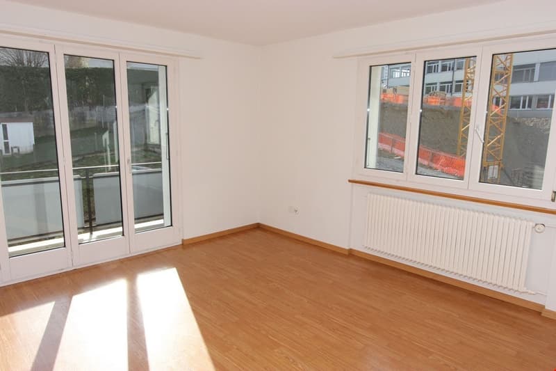 schöne 4.5-Zimmerwohnung mit grossem und sonnigem Balkon (10)