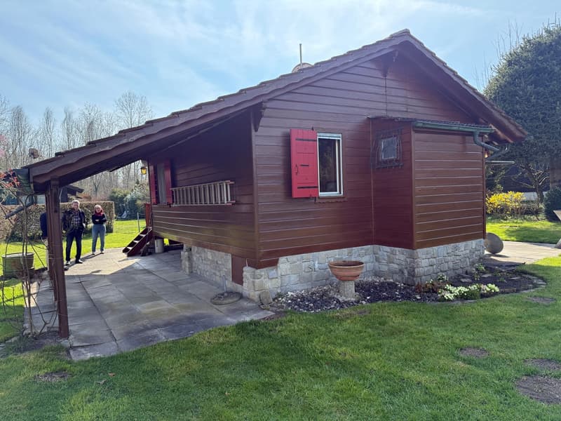 Reserved! Charming wooden chalet in a quiet location in Avenches (3)