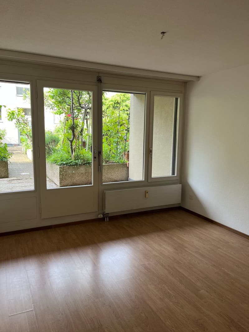 Bern-Länggassquartier, zu vermieten-helle 2.5-Zimmer-Wohnung mit grosszügigem Sitzplatz! (4)