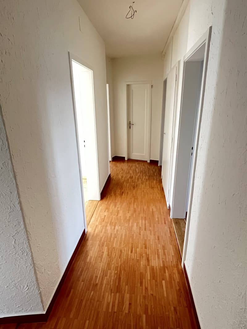 Practice/Commercial space in a central location just a few minutes' walk from the train station (2)