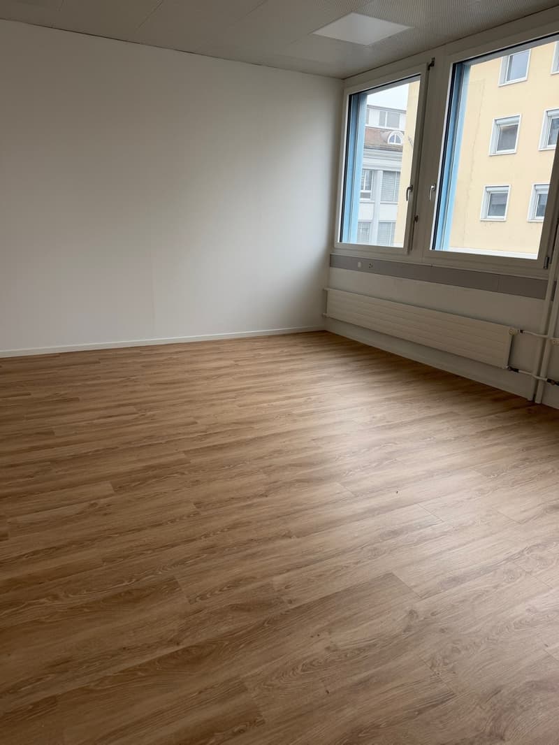 Moderne Büroräumlichkeit in Grenchen (6)