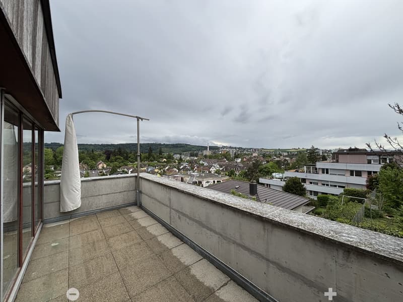 Charmante 4.5-Zimmer-Wohnung mit Balkon und schöner Aussicht in Biel (5)