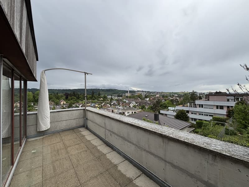 Appartamento di 4.5 locali con balcone e vista panoramica a Biel (5)