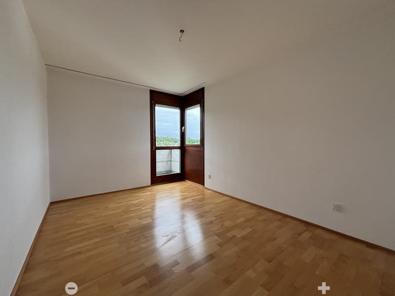 Charmante 4.5-Zimmer-Wohnung mit Balkon und schöner Aussicht in Biel (7)