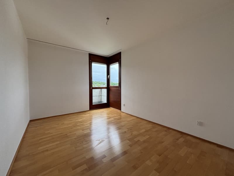Appartamento di 4.5 locali con balcone e vista panoramica a Biel (7)
