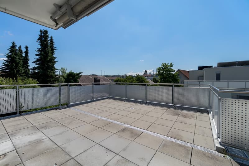 TOP MODERNE 3.5-Zimmer-Attikawohnung mit grosse Terrasse (10)