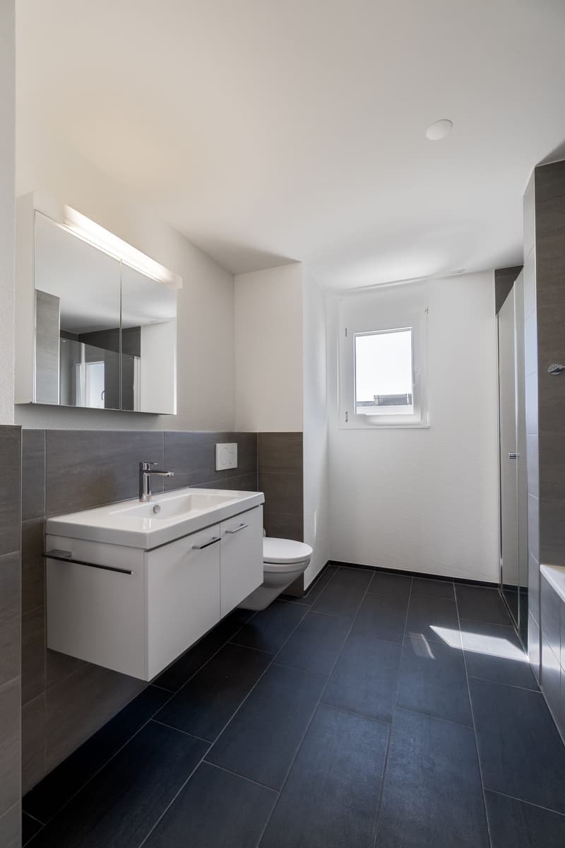 TOP MODERNE 3.5-Zimmer-Attikawohnung mit grosse Terrasse (2)