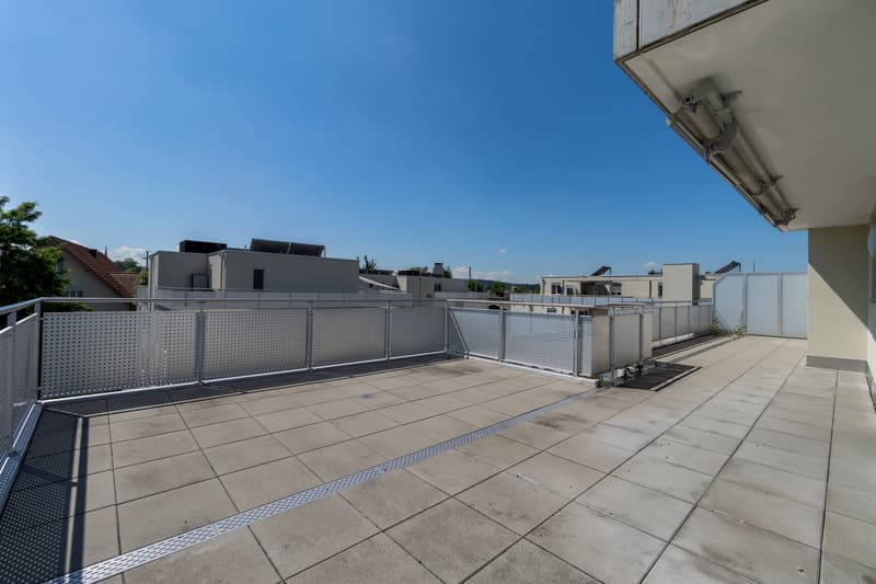 TOP MODERNE 3.5-Zimmer-Attikawohnung mit grosse Terrasse (9)