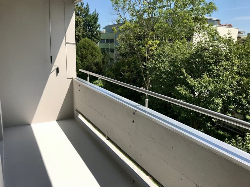 Brügg: moderne 3.5-Zi-Wohnung mit Balkon (5)