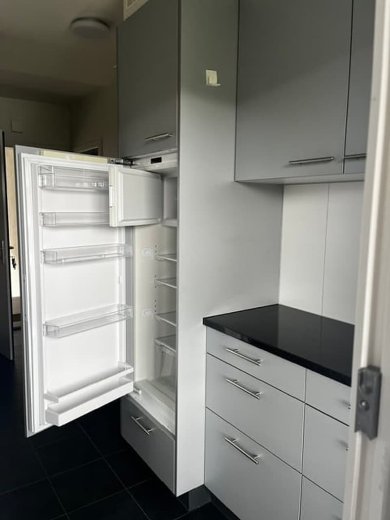 Helle 2.5-Zimmer-Wohnung mit Balkon in Brügg – ab sofort verfügbar! (2)