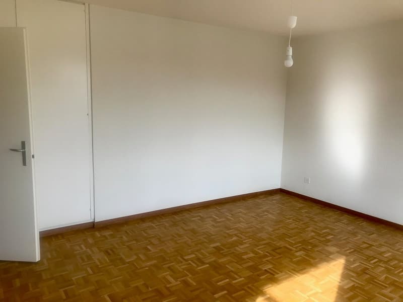 Helle 2.5-Zimmer-Wohnung mit Balkon in Brügg – ab sofort verfügbar! (6)
