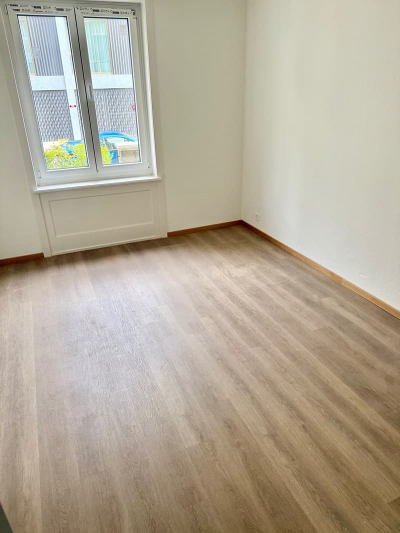 Zentrale und ruhige 2.5-Zimmerwohnung im Erdgeschoss (3)