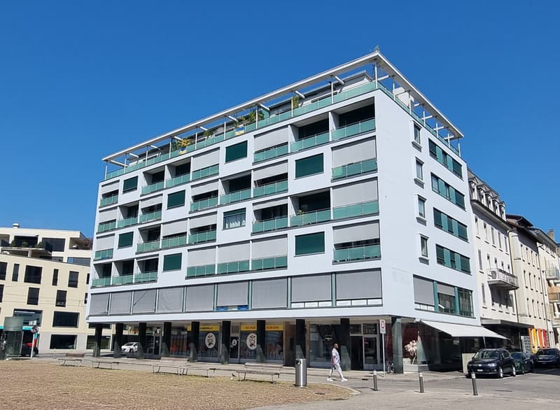 Charmante 2.5-Zimmer-Wohnung mit Cheminée in Biel (1)