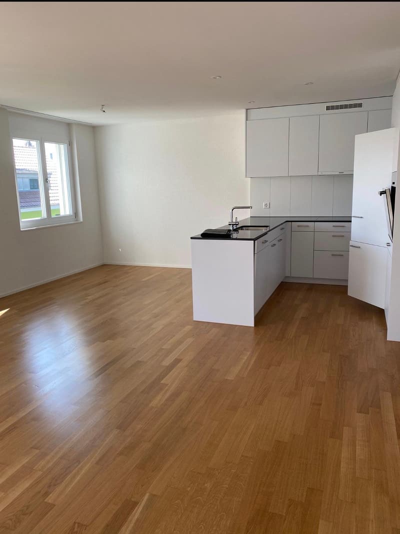 TOP MODERNE 2.5-Zwg mit Balkon (3)