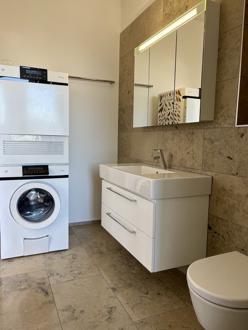 Exklusive und moderne 3.5-Zimmer-Wohnung mit Seenähe in Nidau (6)