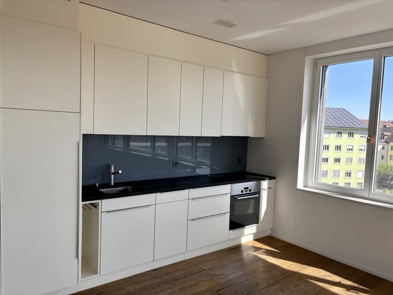 Exklusive und moderne 3.5-Zimmer-Wohnung mit Seenähe in Nidau (2)