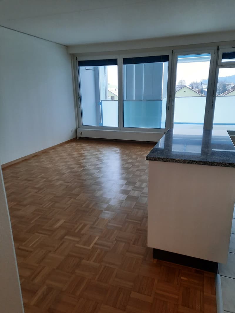 Helle 4.5-Zimmerwohnung zu vermieten (3)