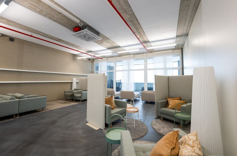 Espace commercial/stockage au rez-de-chaussée dans un emplacement central (5)