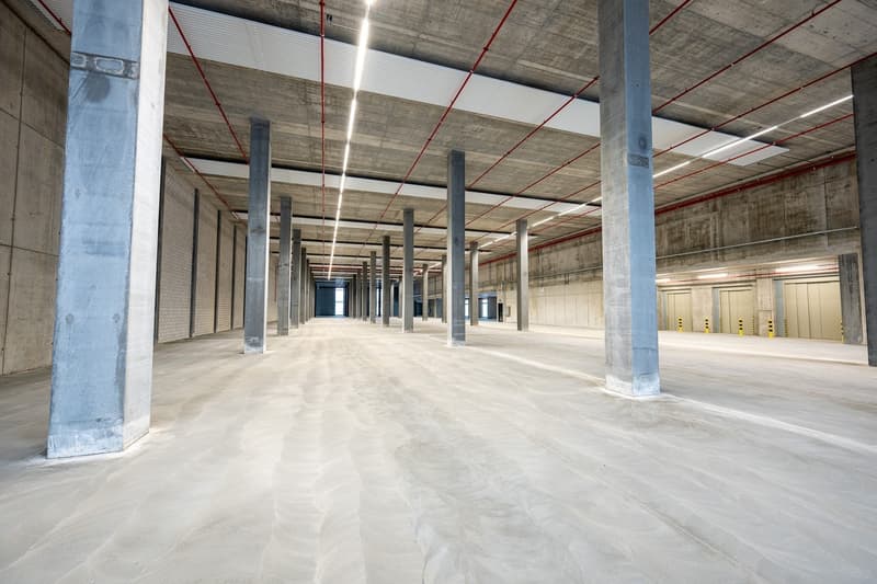 Moderne Lager oder Gewerbefläche an zentraler Lage (1)