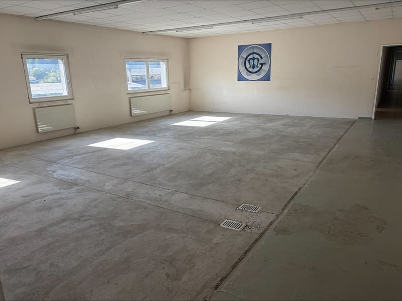 Bâtiment expédition les 2 salles de conférences à l''expeédition Moudon (7)