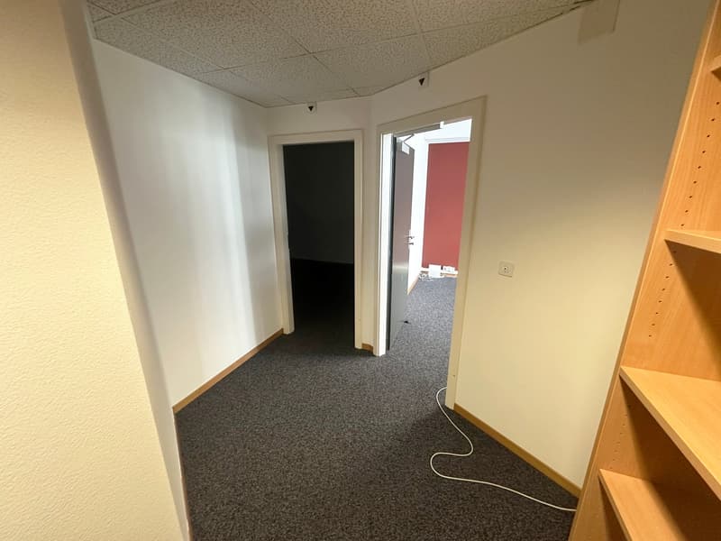 Crissier – Bureau de 149 m² au rez-de-chaussée, proche du centre et des accès autoroutiers (13)
