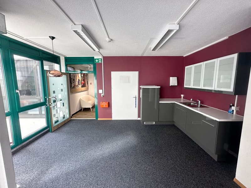 Crissier – Bureau de 149 m² au rez-de-chaussée, proche du centre et des accès autoroutiers (5)