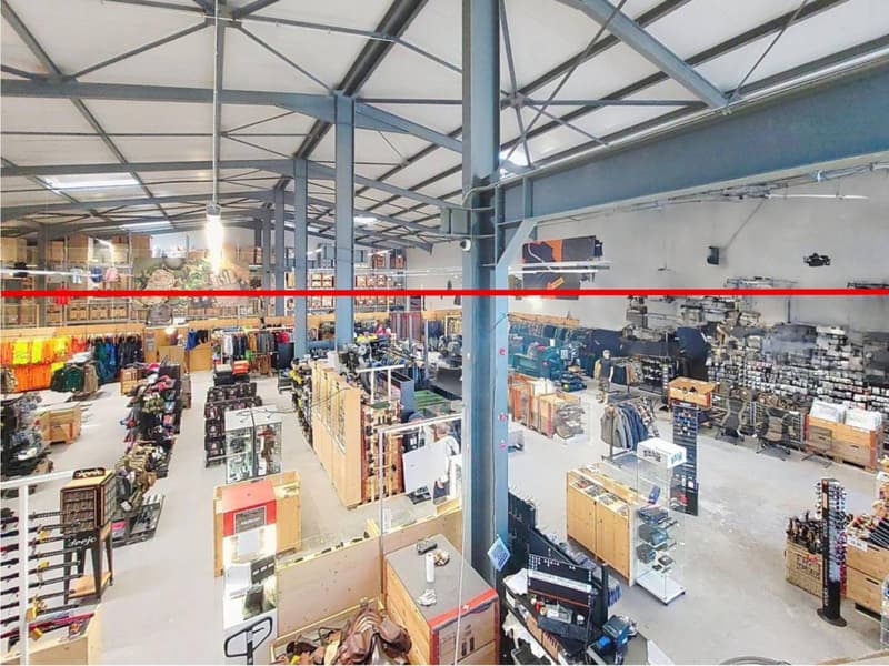 Sion, à louer 2 locaux de stockage au rez et au 1er de 297 m2 chacun, bâtiment industriel rénové (2)