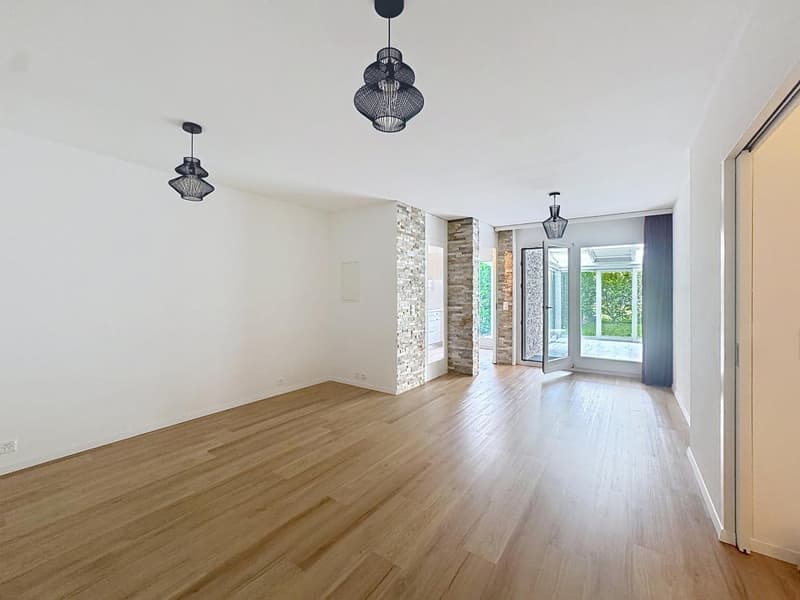 Sion – Appartement de 2.5 pièces au rez avec pelouse privative et garage-box, proche du centre-ville (2)