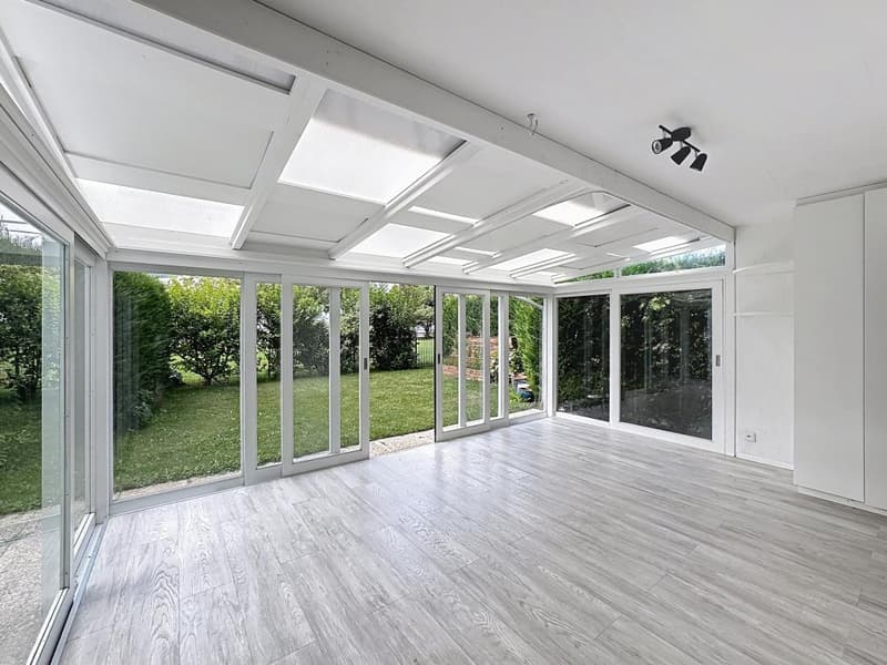 Sion – Appartement de 2.5 pièces au rez avec pelouse privative et garage-box, proche du centre-ville (4)