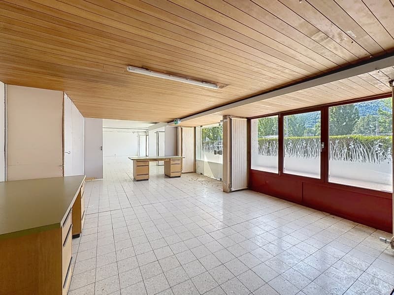 Sion, centre-ville : local commercial de 230 m² avec un grand potentiel d'aménagement (4)