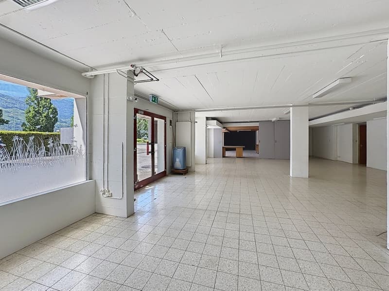 Sion, centre-ville : local commercial de 230 m² avec un grand potentiel d'aménagement (2)