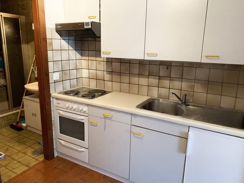 Sierre – Studio avec petite place privée devant et place de parc incluse à l’entrée est de la ville (6)