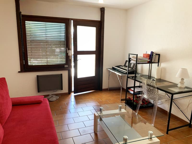Sierre – Studio avec petite place privée devant et place de parc incluse à l’entrée est de la ville (2)