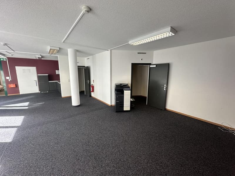 Crissier – Bureau de 149 m² au rez-de-chaussée, proche du centre et des accès autoroutiers (6)
