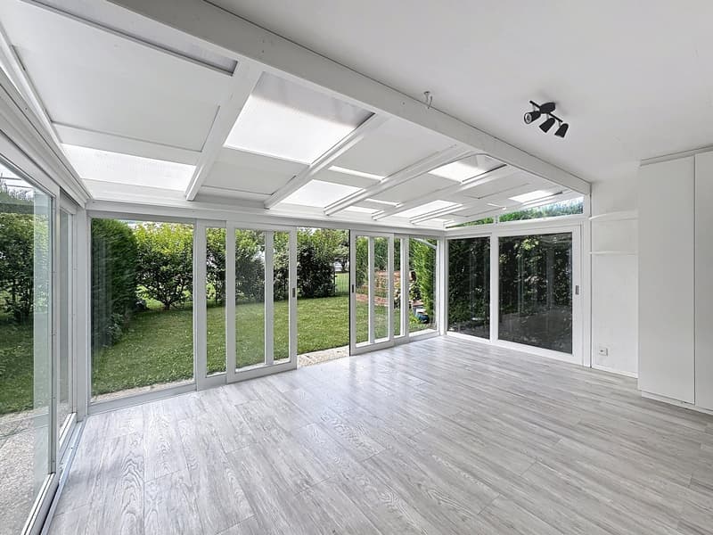 Sion – Appartement de 2.5 pièces au rez avec pelouse privative et garage-box, proche du centre-ville (2)