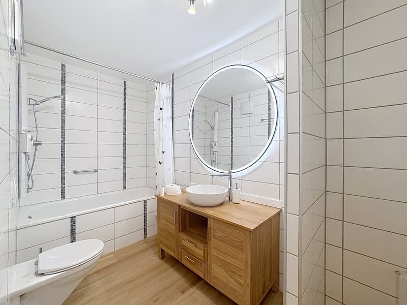 Sion – Appartement de 2.5 pièces au rez avec pelouse privative et garage-box, proche du centre-ville (11)