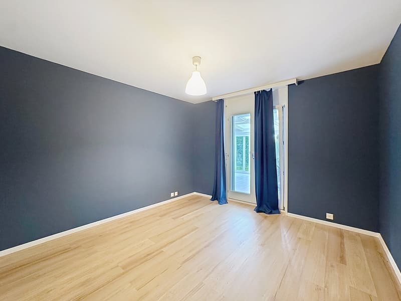 Sion – Appartement de 2.5 pièces au rez avec pelouse privative et garage-box, proche du centre-ville (10)