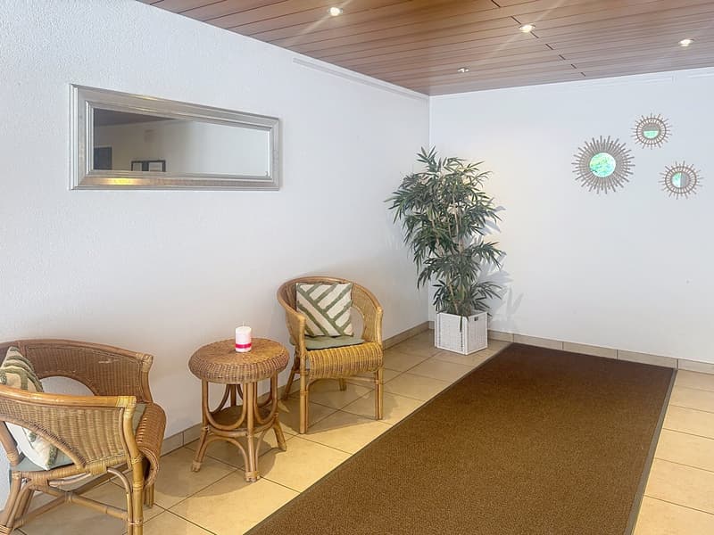 Sion – Appartement de 2.5 pièces au rez avec pelouse privative et garage-box, proche du centre-ville (9)