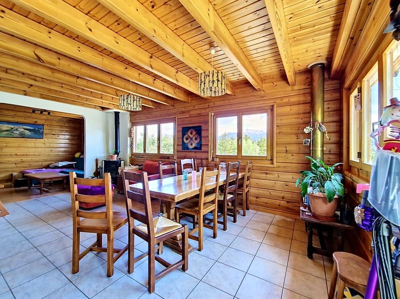 Arbaz, chalet de 5.5 pièces de 175 m2 avec garage et places de parc (2)