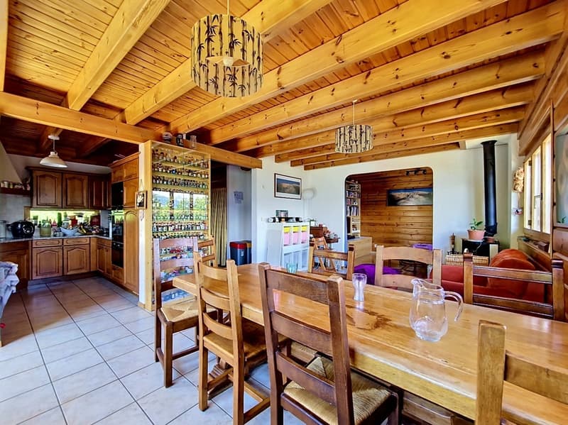 Arbaz, chalet de 5.5 pièces de 175 m2 avec garage et places de parc (3)