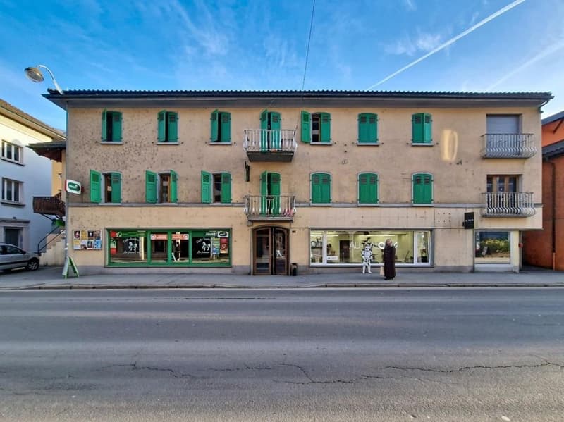 Saxon, lot de 2 immeubles de rendement, 11 appartements, 1 restaurant, 1 commerce, 9 pl. de parc (1)