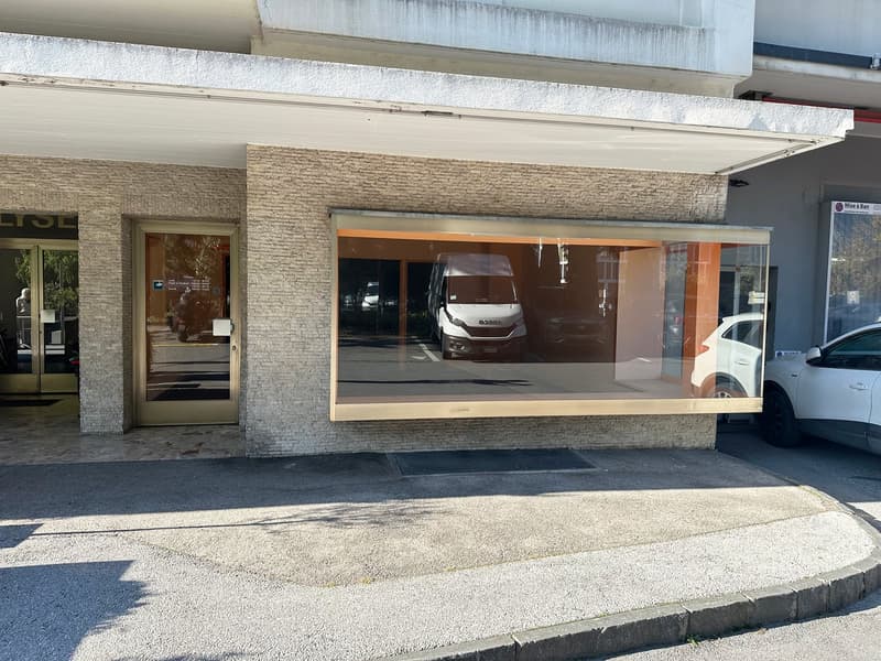 Sierre, local commercial avec sous-sol de 30 m2 aménageable sur demande au cœur de la ville (2)