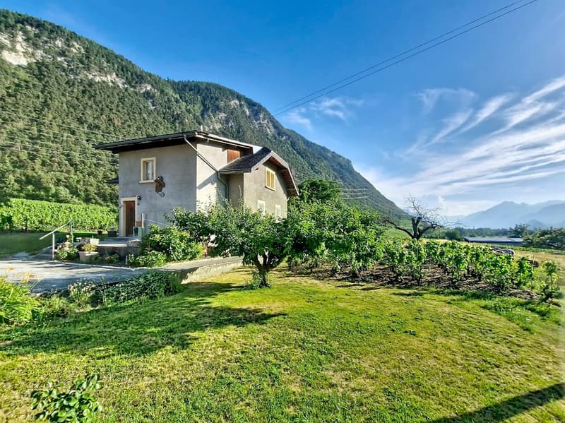 Pramagnon, maison familiale de 230m2 avec pelouse et places de parc extérieures (25)
