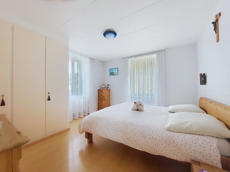 Pramagnon, maison familiale de 230m2 avec pelouse et places de parc extérieures (10)