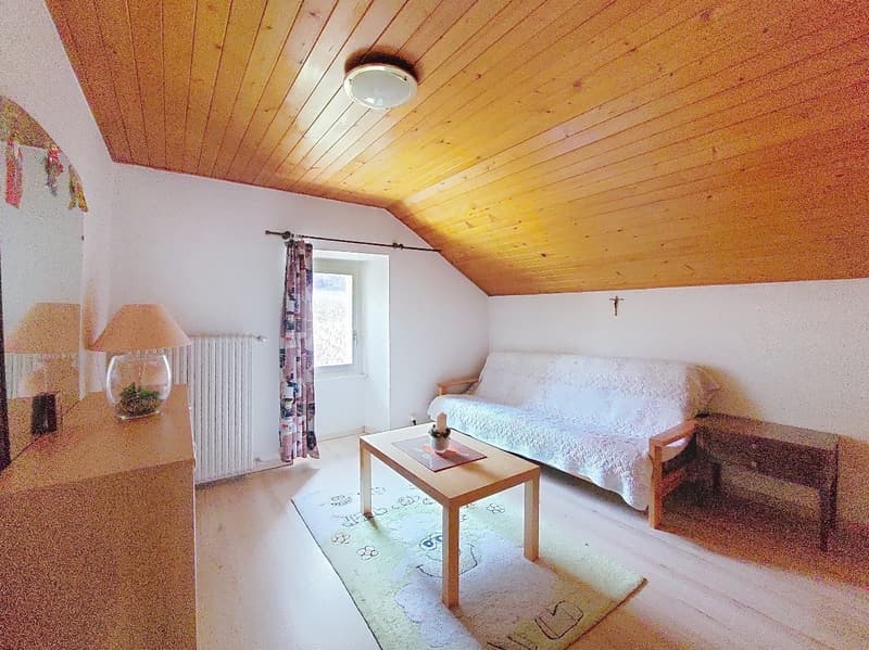 Pramagnon, maison familiale de 230m2 avec pelouse et places de parc extérieures (15)