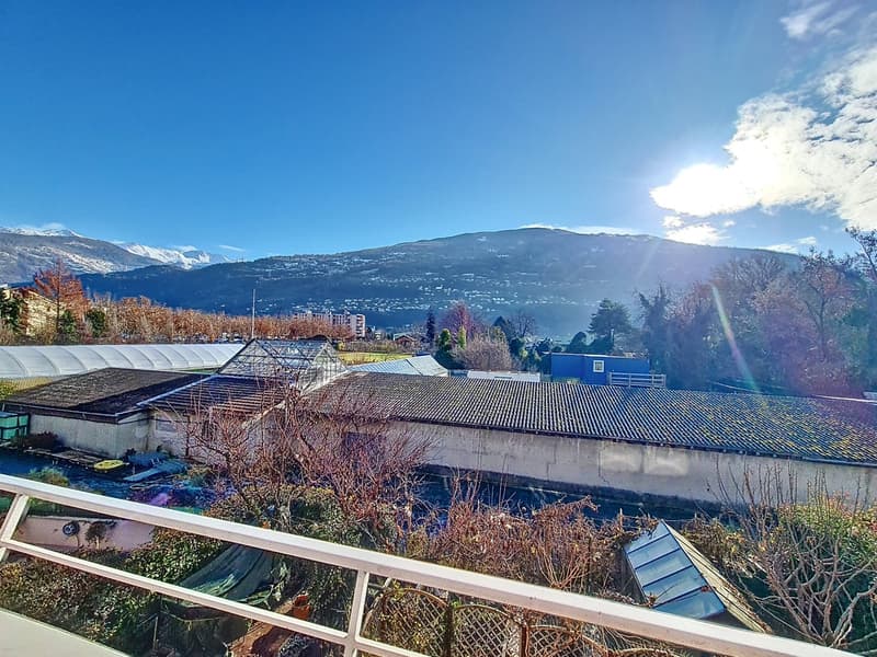 Sion, appartement de 3.5 pièces moderne de 80 m2 avec balcon au sud et place de parc (1)