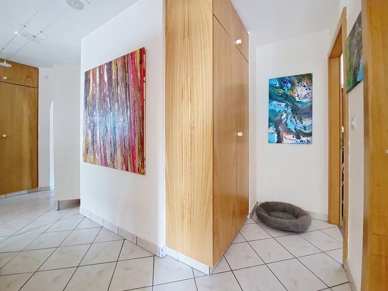 Erde, appartement de 4.5 pièces au centre du village avec 2 places de parc (8)