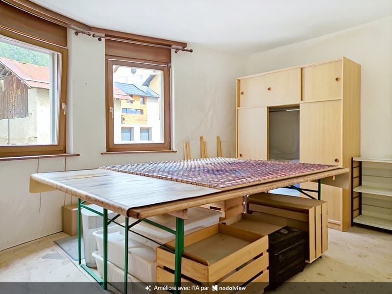 Erde, appartement de 4.5 pièces au centre du village avec 2 places de parc (12)
